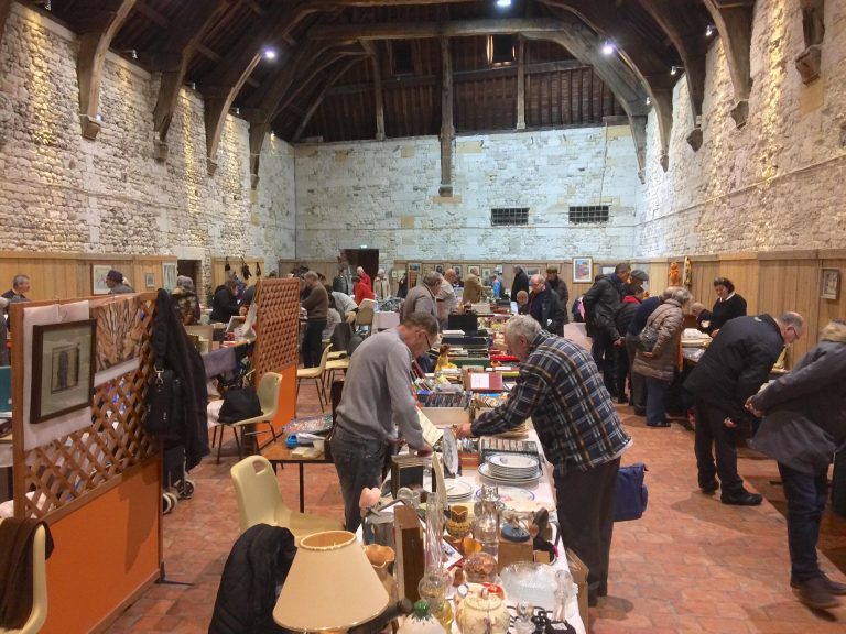 Une cinquantaine d’exposants au salon toutes collections