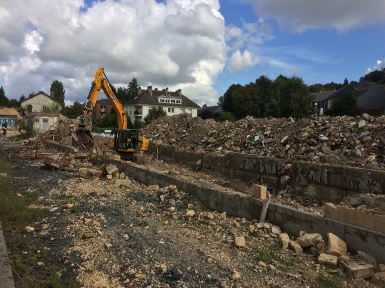 Pollution sur le terrain de l’ancien collège Henri de Renier : la ville devra verser une indemnité de 375 000 euros.