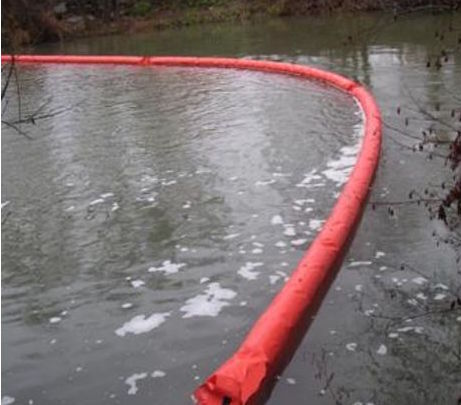 Pollution aux hydrocarbures dans la rivière l’Orange…