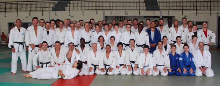 Rassemblement réussi au Judo Sambo Club avec de nombreux champions..