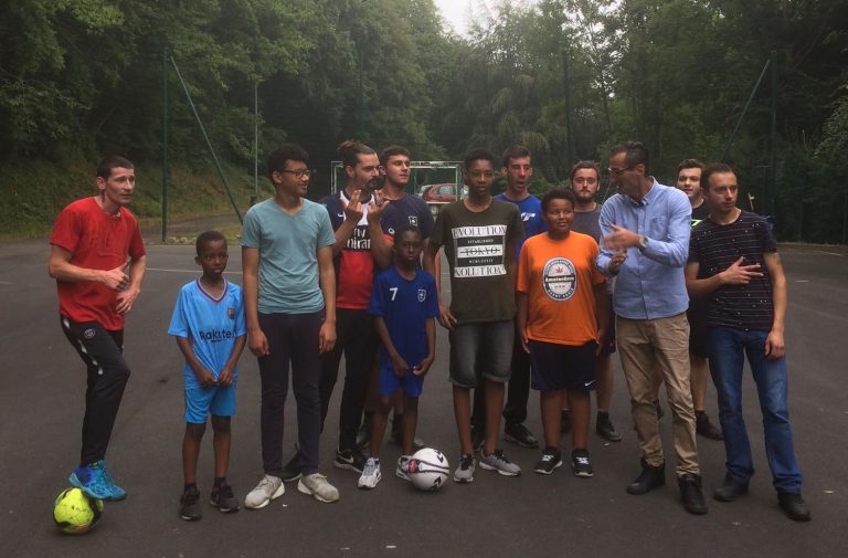 Rencontre de football dans le quartier du Canteloup-Les Marronniers…