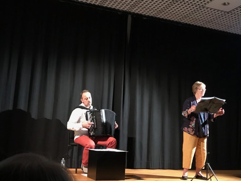 De l’accordéon pour un moment de lecture à la médiathèque de Honfleur…