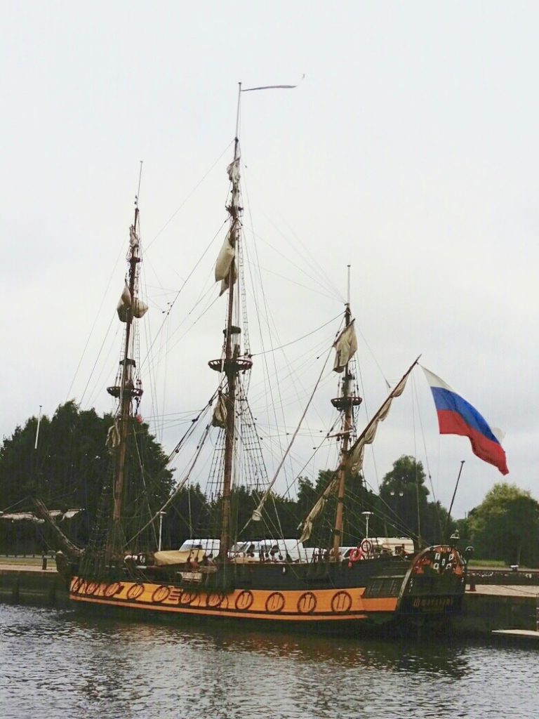 La fregate « Sthandart » de retour à Honfleur…