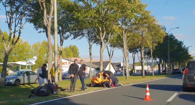 Une jeune fille chute d’un scooter Cours Jean de Vienne