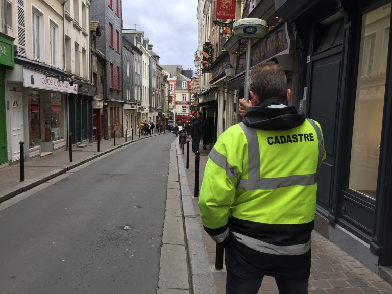 Les relevés du cadastre à Honfleur sont en cours…