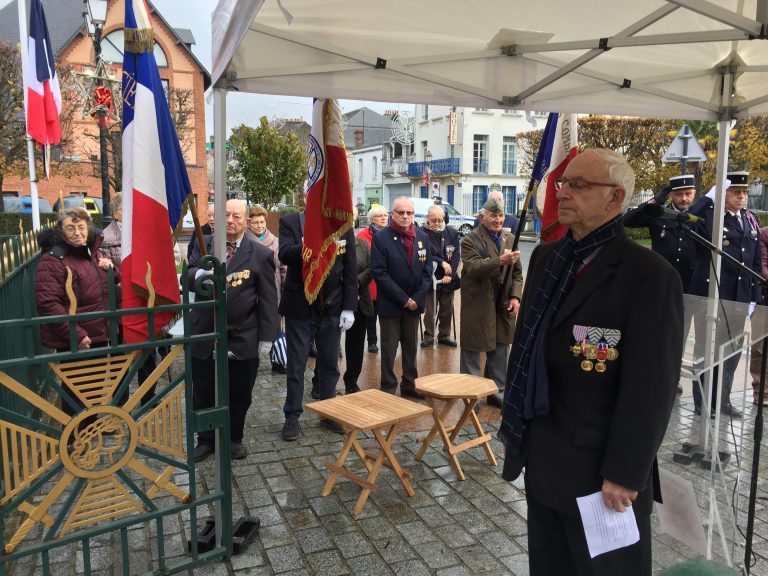 Cérémonie en hommage aux morts pendant la guerre d’Algérie…