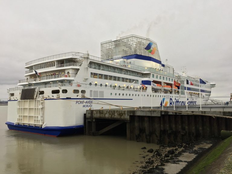 Le « Pont-Aven » en escale à Honfleur pour le nouvel an