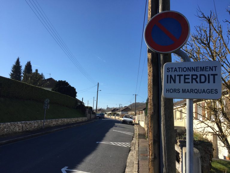 Chemin des Varêts : 135 euros d’amende pour un stationnement devant son domicile…