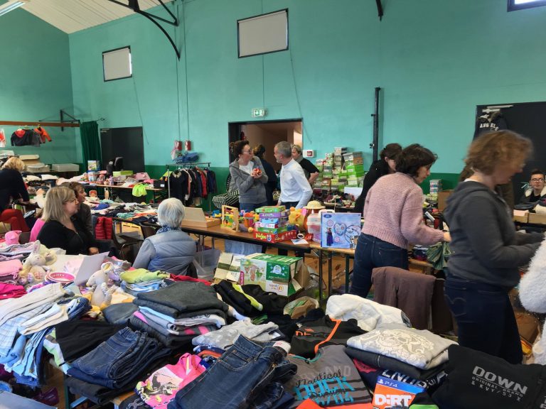 La bourse aux vêtements de l’APE Équemauville fait le plein…