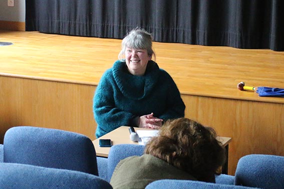 Une conférence sur les bébés par le Dr Brigitte Blond