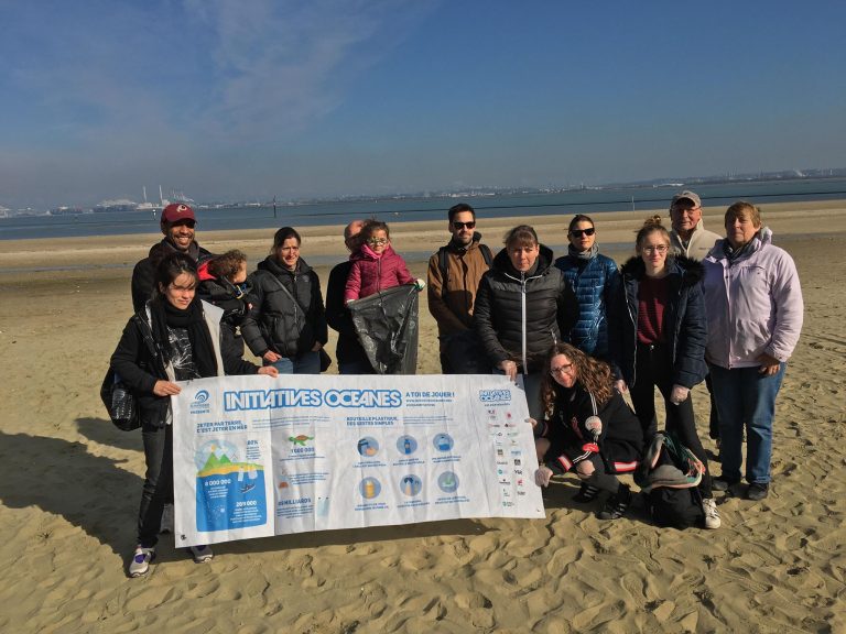 Honfleur : Nouvelle opération de ramassage de déchets sur la plage du Butin.