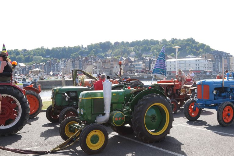 Des tracteurs dans les rues de Honfleur….