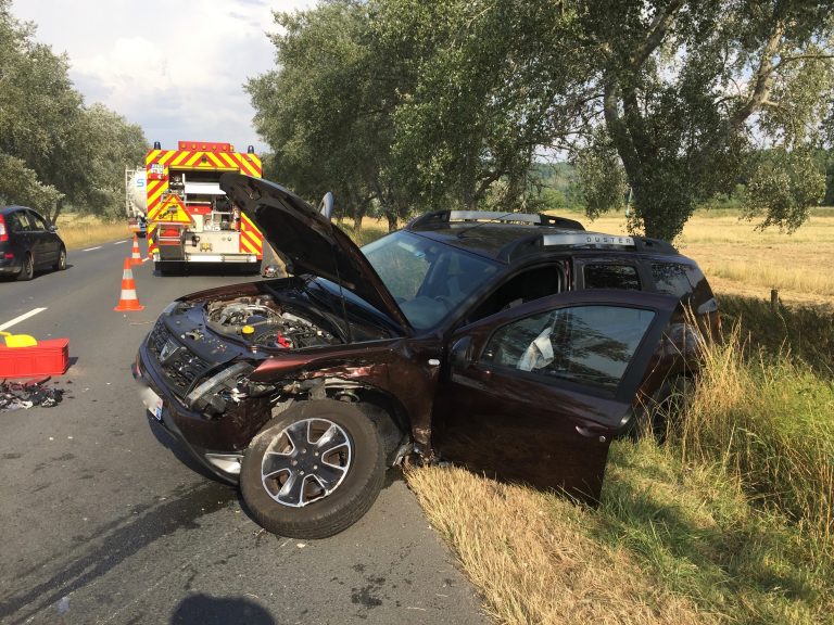 Un impressionnant accident Route de Fiquefleur fait 4 blessés légers…