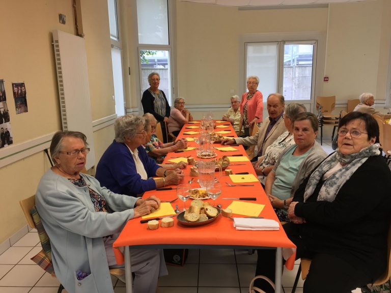 Journée Karaoké au foyer des anciens de Honfleur