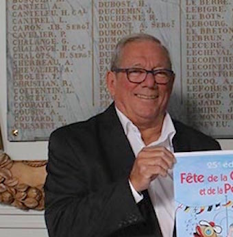 Daniel Pillon remporte le concours de l’affiche de la Fête de la Crevette