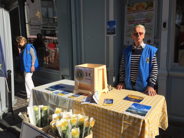 Vente de fleurs pour lutter contre le cancer…