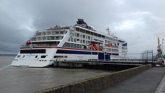 Première escale de la première croisière du Hanseatic Inspiration