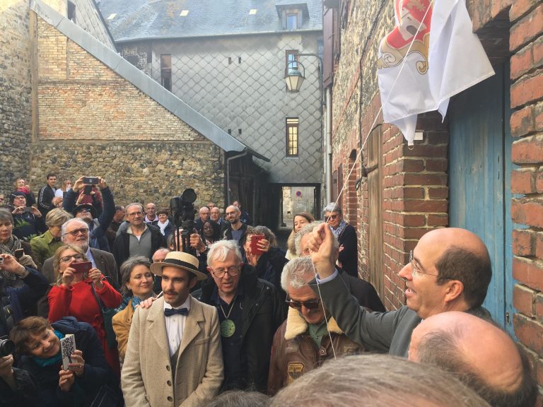 Le petit musée d’Alphonse Allais trouve sa place…