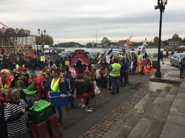 Défilé costumé pour les enfants de la Communauté de Communes