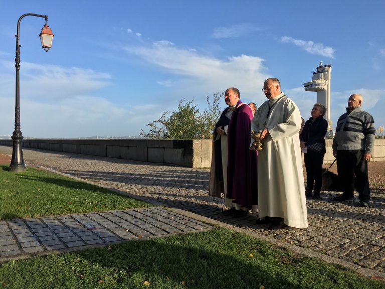 Hommage aux marins péris en mer
