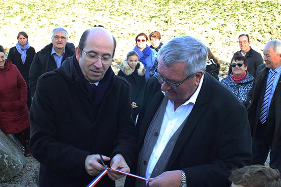 Cricqueboeuf inaugure son nouvel escalier pour descendre à la plage