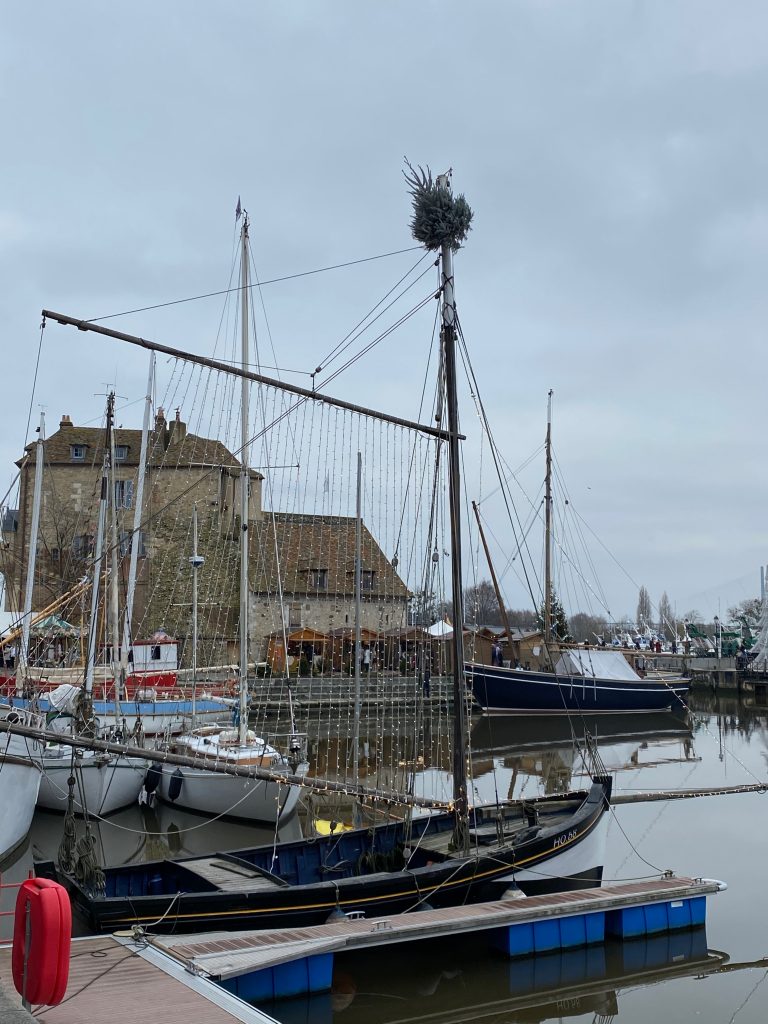 La Chaloupe  » Sainte-Bernadette » pourrait quitter Honfleur…