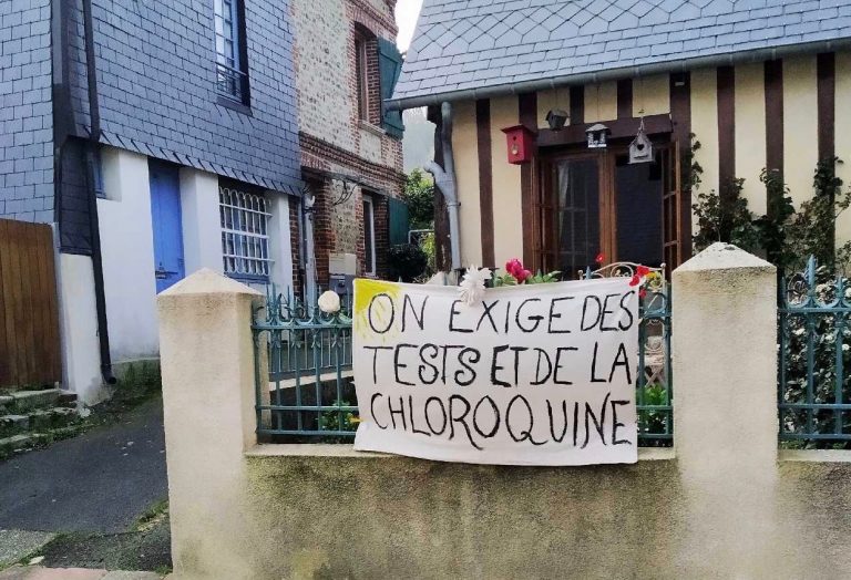 Covid-19 : A Honfleur une banderole pour exiger de la Chloroquine