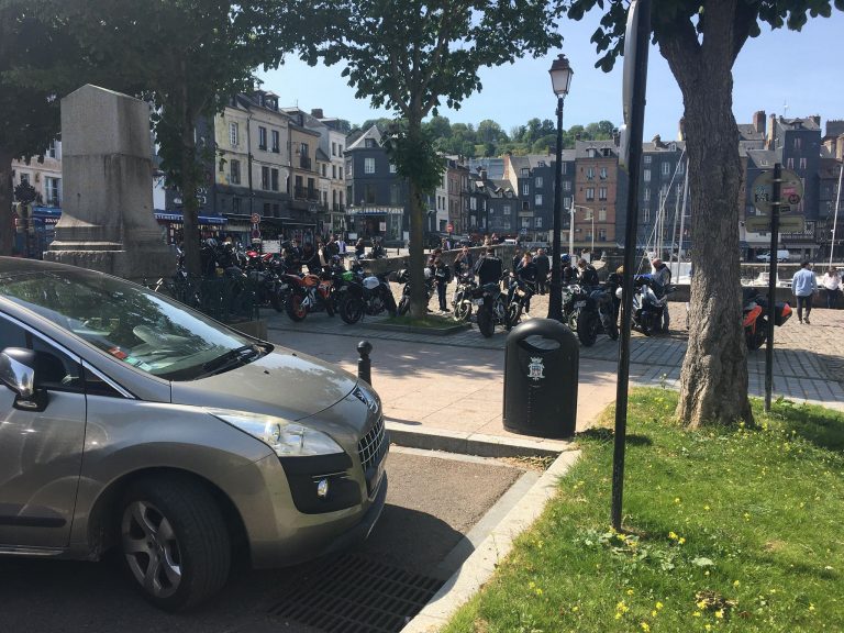 La foule était de retour ce week-end à Honfleur…