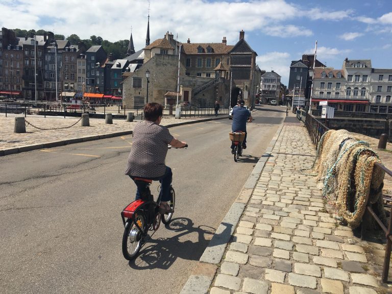 Comment bien circuler à vélo dans Honfleur.. ?