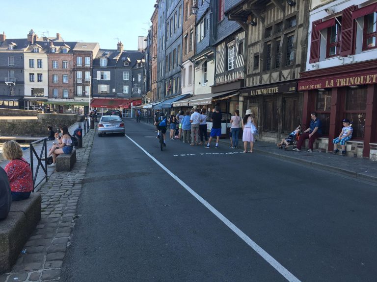 La ville de Honfleur et la CCPH-B étudient actuellement la mise en place d’un plan d’aide pour les restaurateurs et cafetiers…