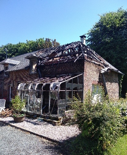 Un violent incendie détruit une partie de la maison du directeur de la « Maison d’Enfants » à Equemauville