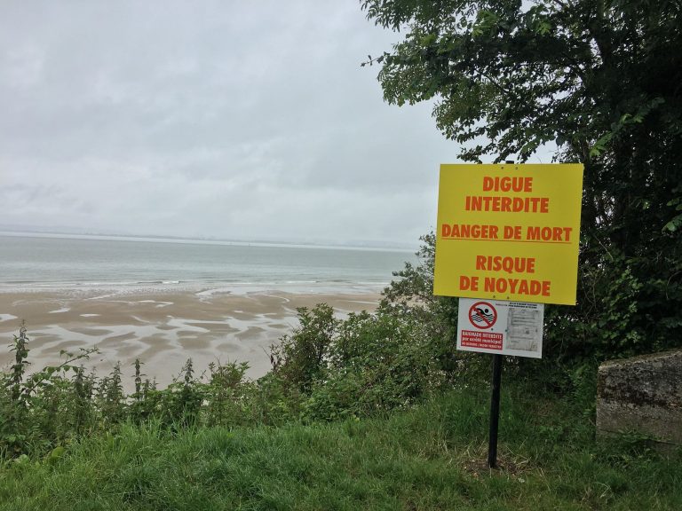 La plage de Vasouy a aussi ses panneaux « Danger »