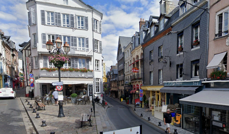 Braderie des commerçants, la précision du maire de Honfleur