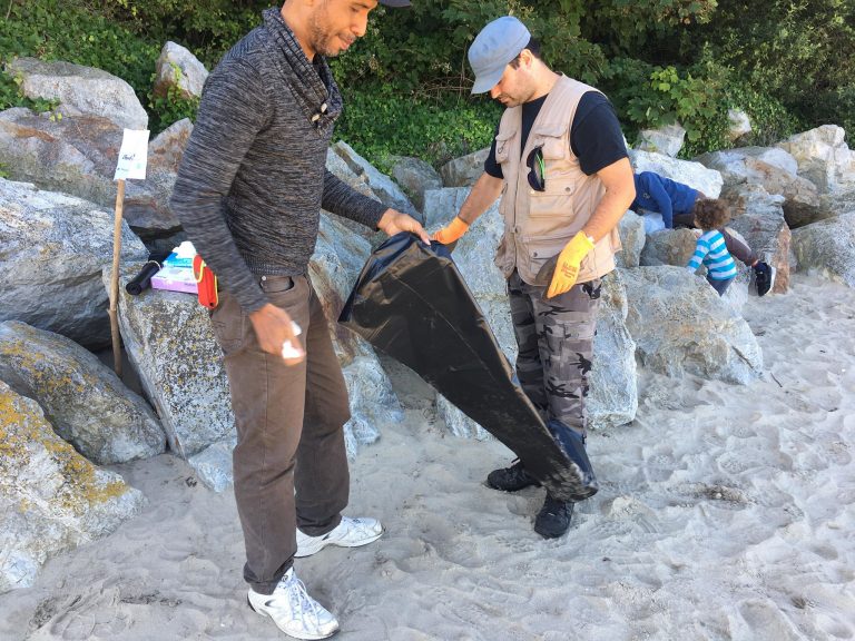 Ramassage des déchets sur la plage de Vasouy