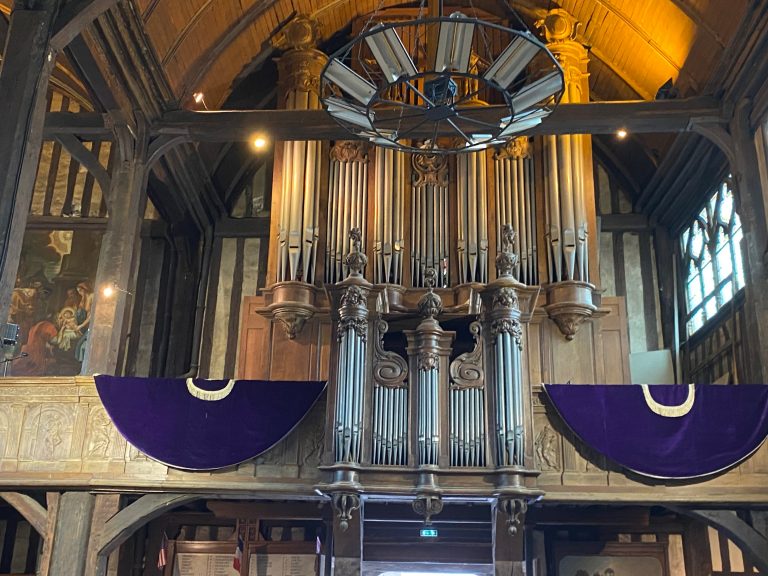 Les orgues de l’église Ste-Catherine sont en deuil