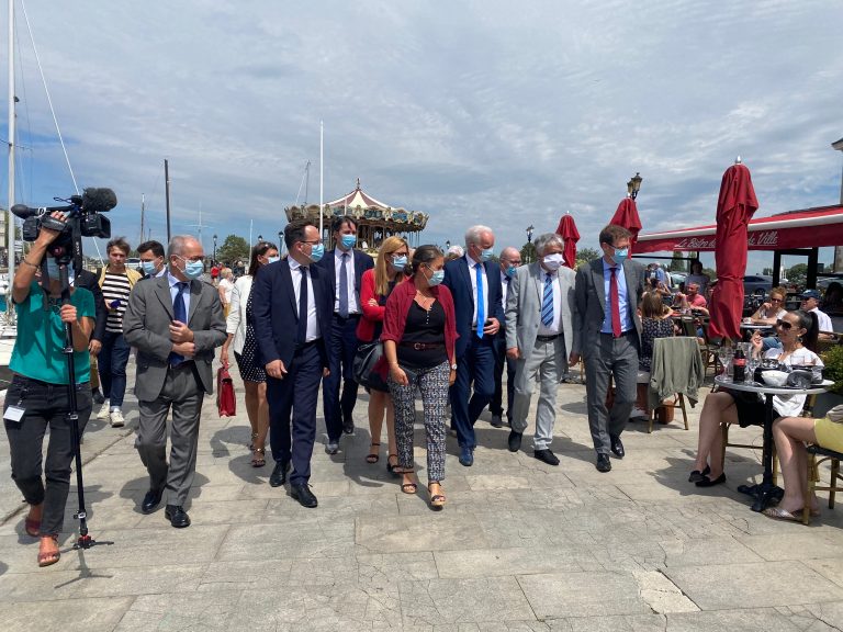 Alain Griset, Ministre délégué aux PME rencontre les professionnels du tourisme à Honfleur