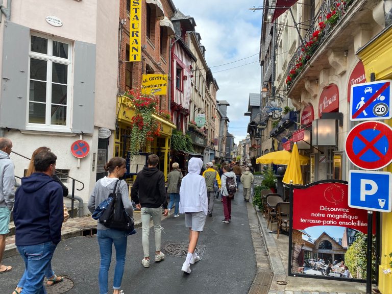 La « braderie » de Honfleur n’a pas vraiment convaincu…