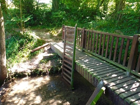 La passerelle des « Moulineaux » endommagée…