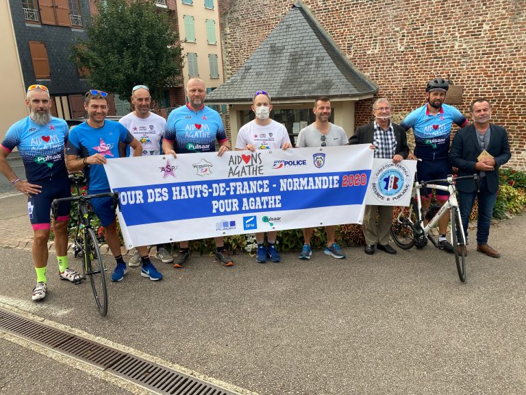 Des policiers de Roubaix parcours plus de 1 000 km à vélo pour l’association « Aidons Agathe ».