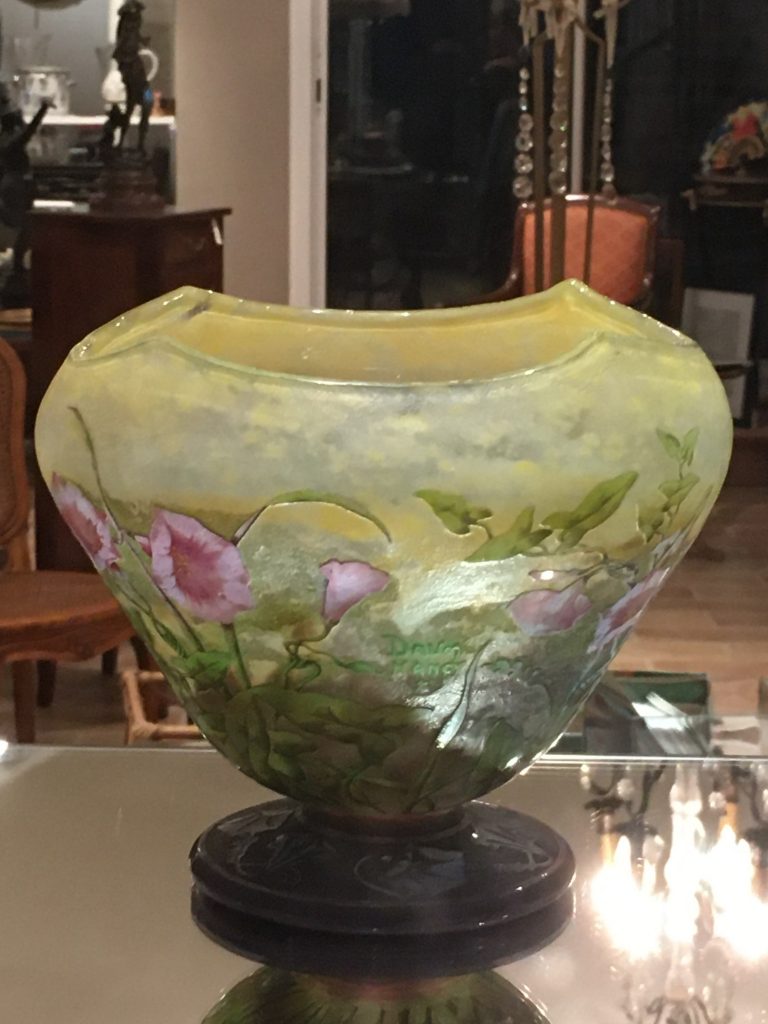 Un vase « Daum » d’une valeur de 4 000 € dérobé chez un antiquaire honfleurais