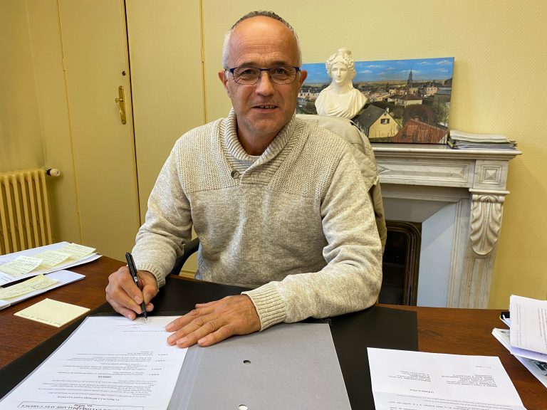Pour le maire de La Rivière Saint-Sauveur, Didier Depirou : « Être maire, c’est un boulot à plein temps… »