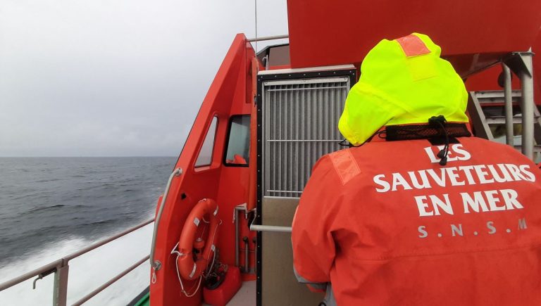 Quatre marins pêcheurs sauvés de la noyade au large de Port-en-Bessin