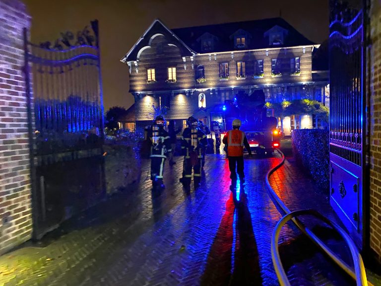 D’importants moyens déployés pour un feu de cheminée dans l’hôtel « La Ferme Saint-Siméon »…