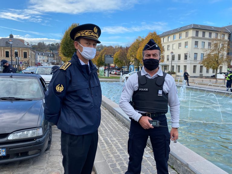 Contrôle de police et douane sous les yeux du nouveau sous-préfet de Lisieux…