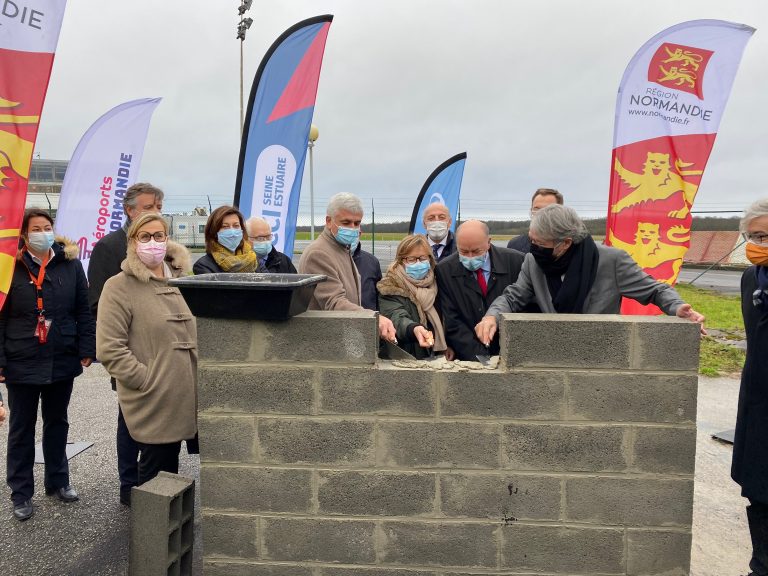 Pose de la première pierre de la nouvelle aérogare de l’aéroport de Deauville-Normandie