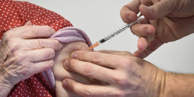 Les vaccins arrivent à l’Ehpad d’Equemauville…