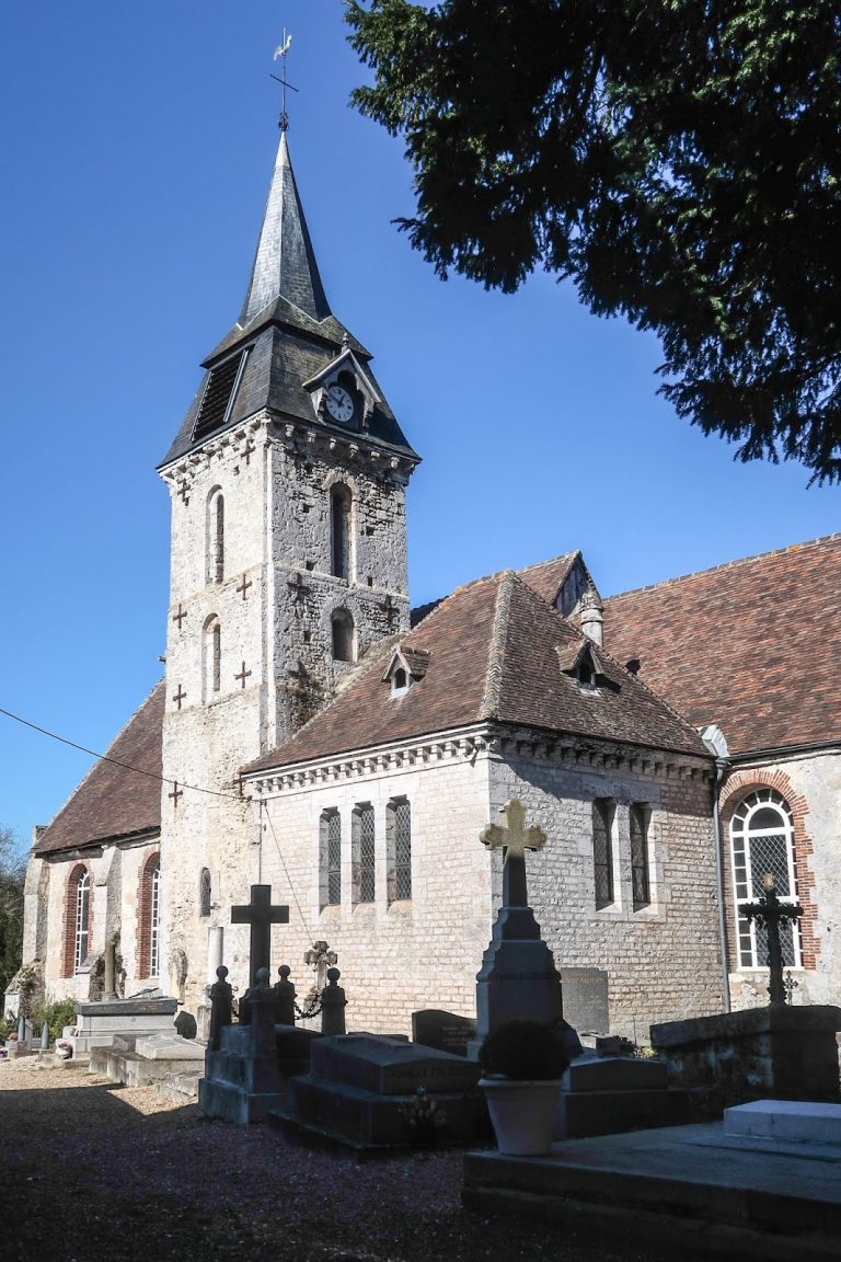 La commune de Barneville-la-Bertran lance un appel aux dons pour rénover et sauver l’église du village…