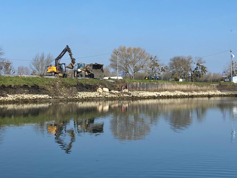 Travaux de consolidation de la berge Ouest du Bassin Carnot