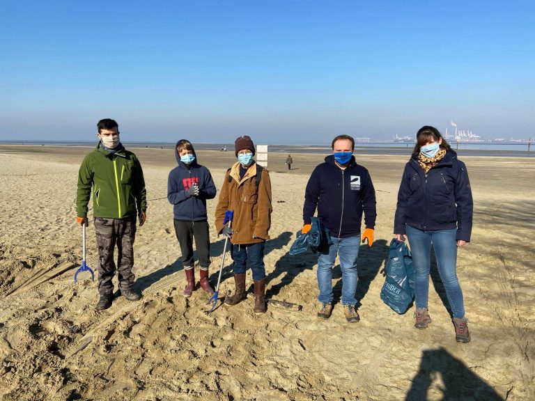10 kg de déchets ramassés sur la plage de Honfleur