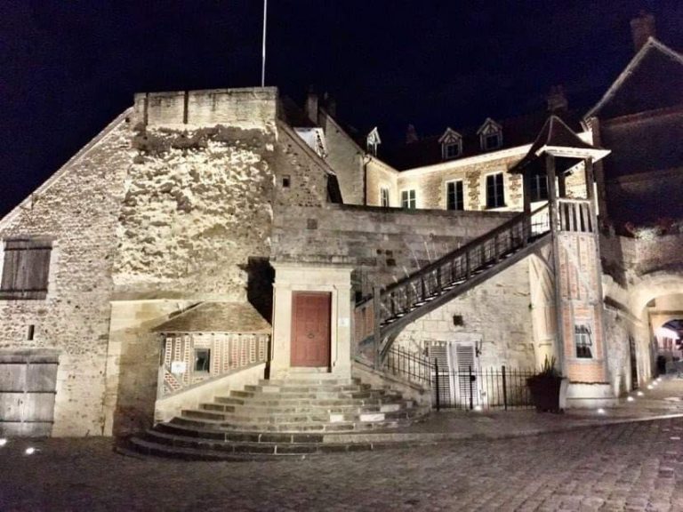 La ville de Honfleur plonge dans le noir le 27 mars…